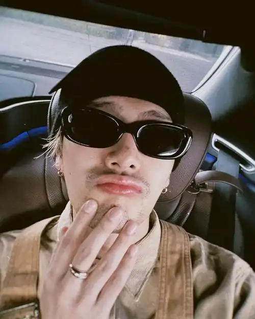 自拍哟【98: 92  】#王嘉尔世界巡演#95#王嘉尔登上2023福布斯