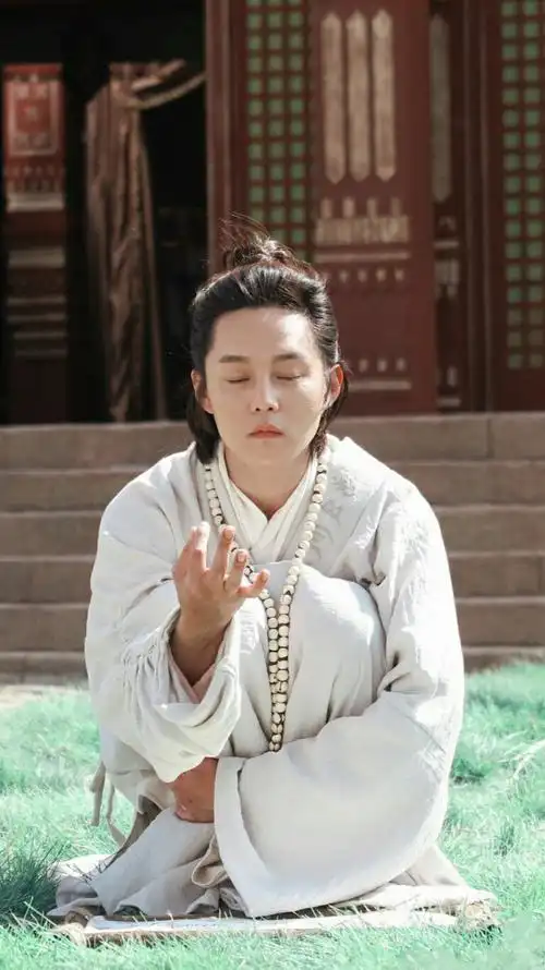 尹正的唐僧是真的很萌啊!前三张.