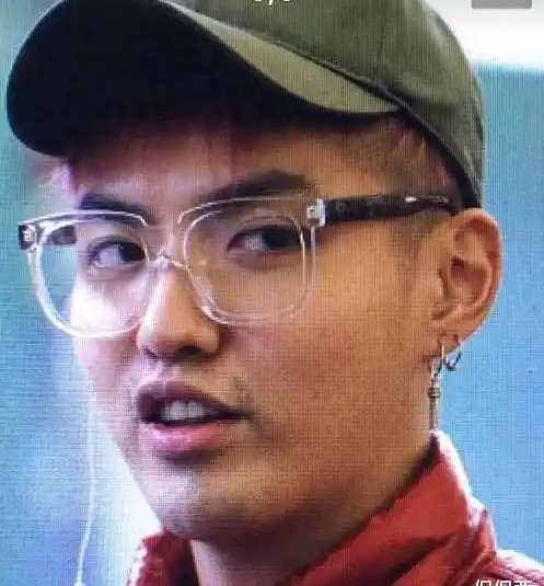 男明星素颜大pk,王俊凯的皮肤最好,最后一位才是最帅的_鹿晗_吴亦凡