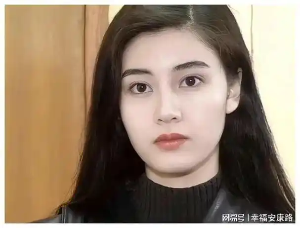 把李嘉欣张柏芝儿子放到一起才发现老公颜值高有多重要