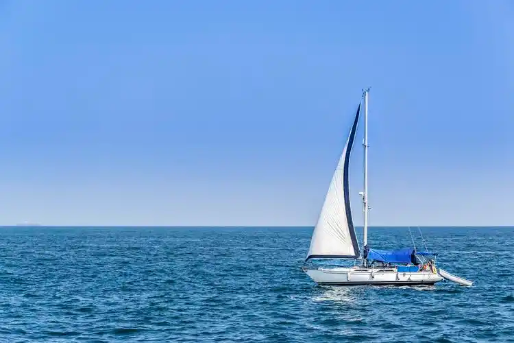 孤独的帆船,在地中海的单帆船