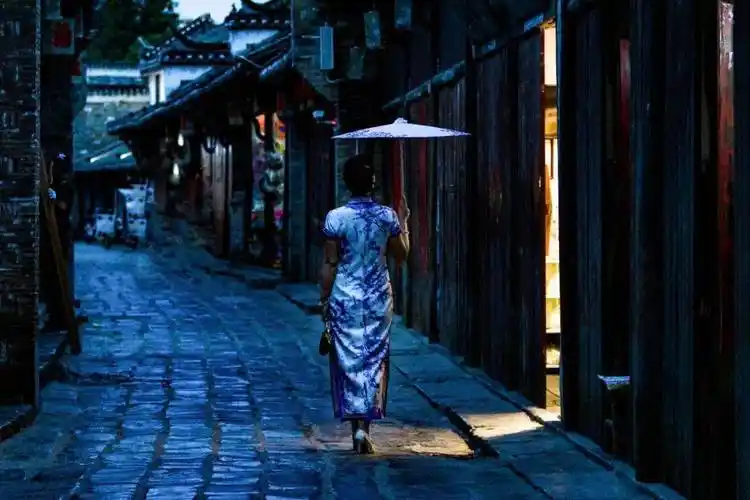 这20个背影带你看尽合肥最平凡的众生相