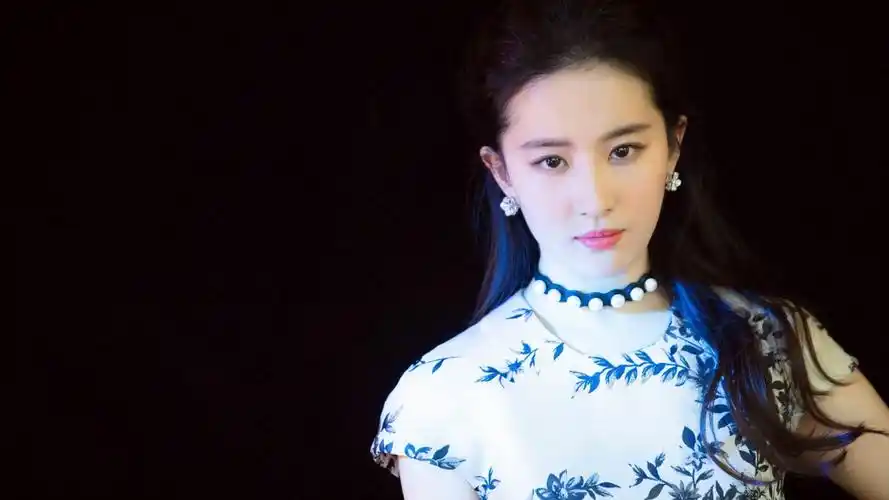 女明星刘亦菲图片壁纸920
