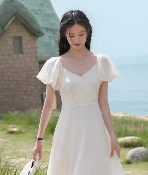 对于我们东方的女生来说,都渴望拥白皙的皮肤.