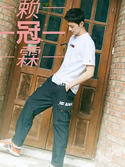 有没有发现我们小赖同学的肌肉线条越来越明显~更像个man了