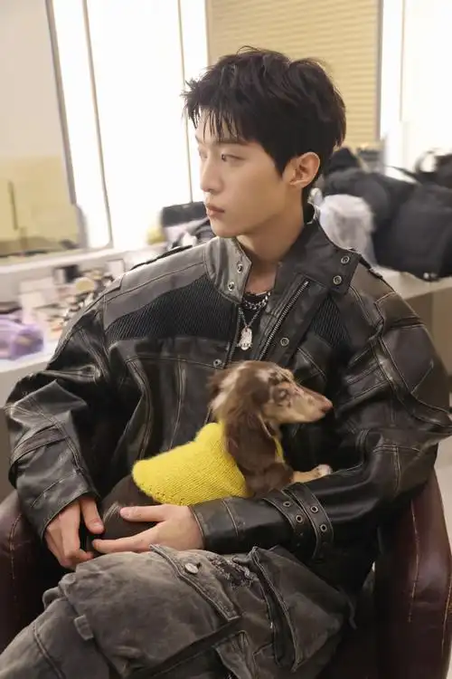 老板@范丞丞adam0616带着可爱妹妹miya和大家见面啦!06