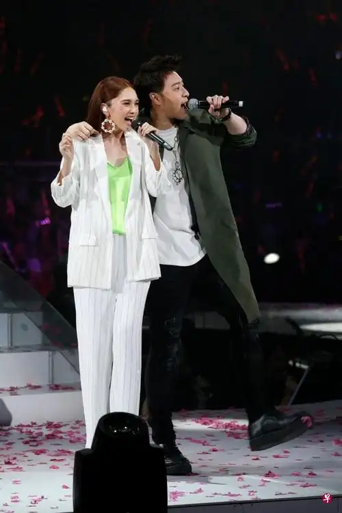 杨丞琳揪520合唱 潘玮柏笑称:想跟我告白