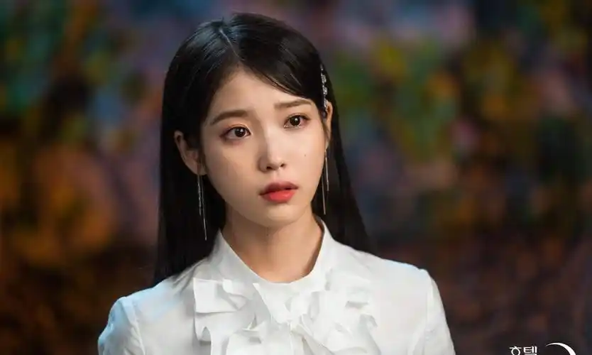 李知恩《德鲁纳酒店》高清剧照美图_高清图集_新浪网