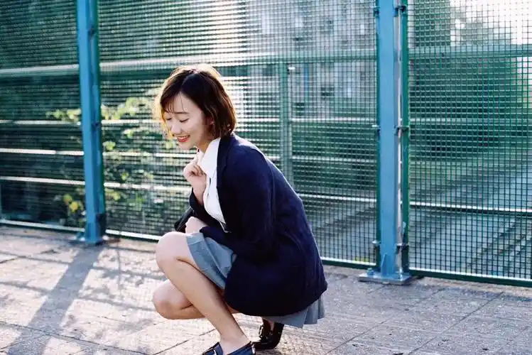 少女的衣橱蜜蜂少女队余穬脱口秀界最会说段子的少女偶像