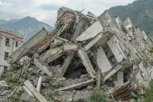 2008年汶川地震发生的感人故事(汶川地震发生的感人的事)