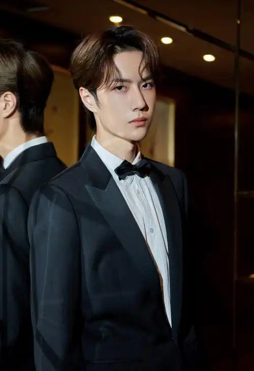 王一博gq盛典帅气活动照图片44