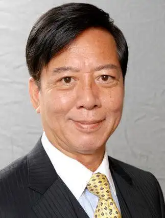 在香港无线中,"绿叶"骆应钧不可不说是一位默默耕耘的实力派演员.