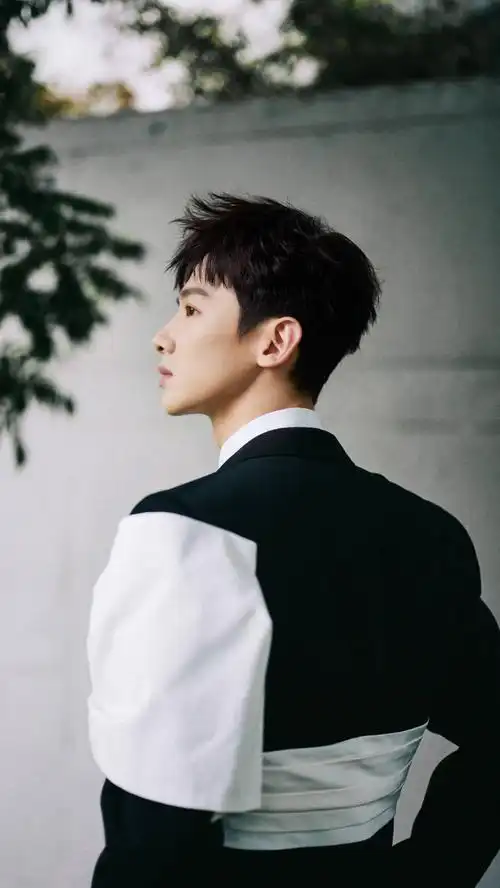 演员白敬亭,幽默风趣,帅气绅士,来看帅照