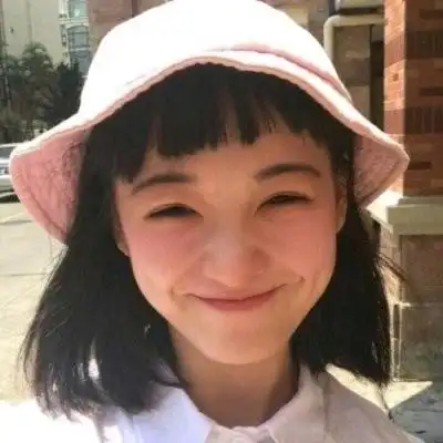 女生治愈系笑容甜美头像