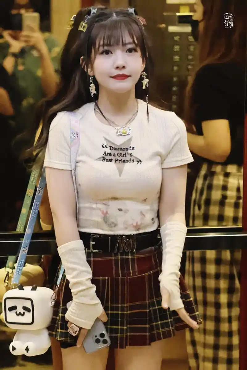 火箭少女101成员小七赖美云,可爱