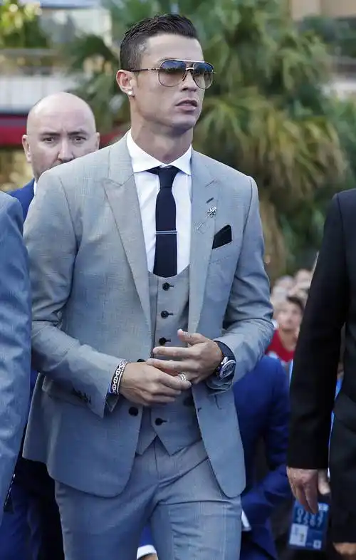 c罗最帅的10张最好看图片00