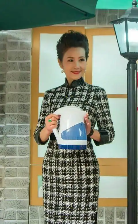 曹美丽美如其名优雅内敛绽放国际舞台