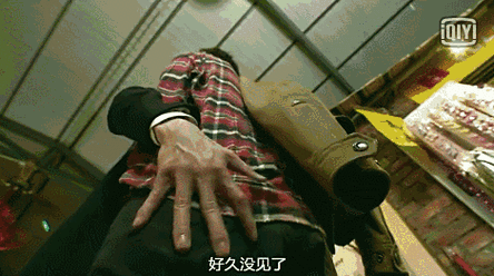 一路跟踪,试探,摊牌,初见的时候两人各自对对方有误会,然而《盲侠大