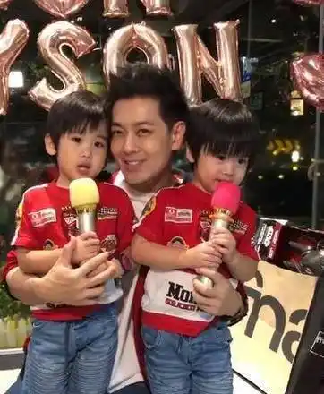 林志颖双胞胎儿子5岁生日,kimi不抢风头,两个弟弟切蛋糕超开心_哥哥