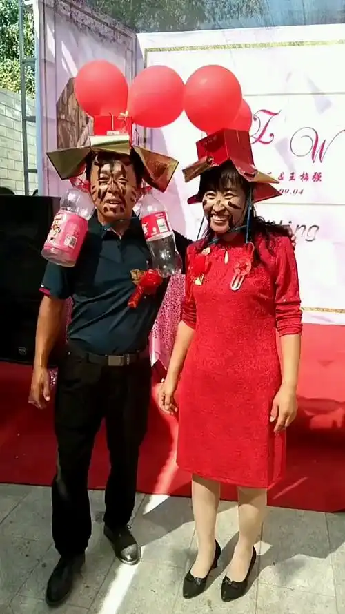 这下给喜婆婆喜公公整得看着着实很搞笑!