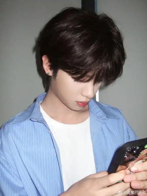 黄明昊神仙颜值##黄明昊