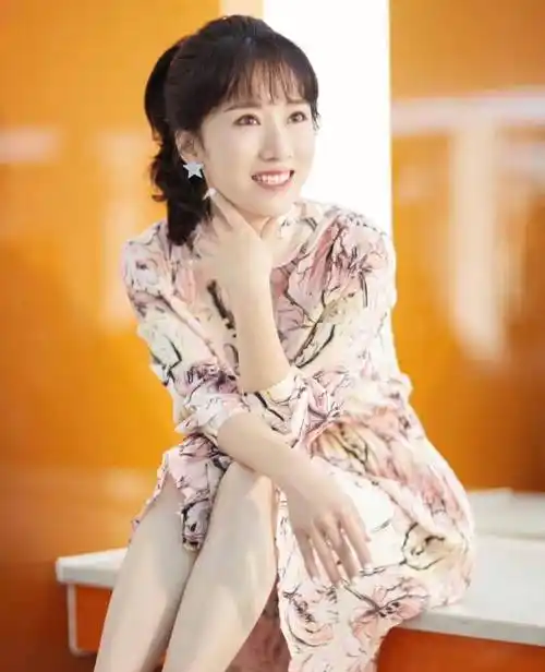 阔太李念,尤物身材真叫人窒息啊!