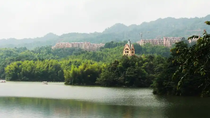 天岛湖赤水河畔的高原明珠