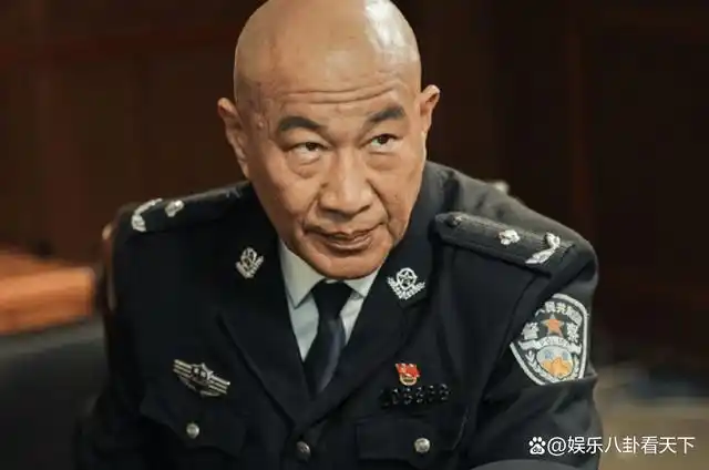 难怪演警察那么传神,这6位演员曾是真警察,半路出家进了娱乐圈