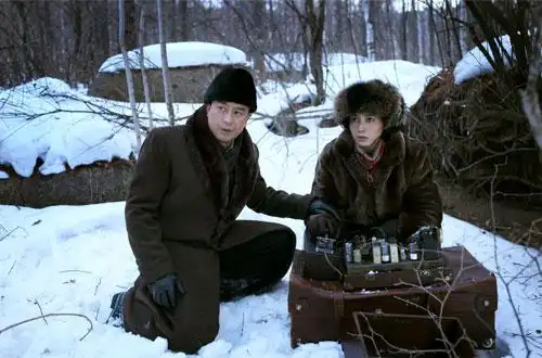 电视tv 《悬崖》 新闻列表  由上海尚世影业和新丽传媒联合出品的谍战