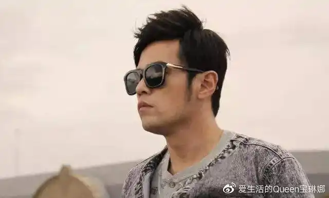 手机中国网:近日,有网友在社交平台爆料,周杰伦出轨某公司空姐阮芳