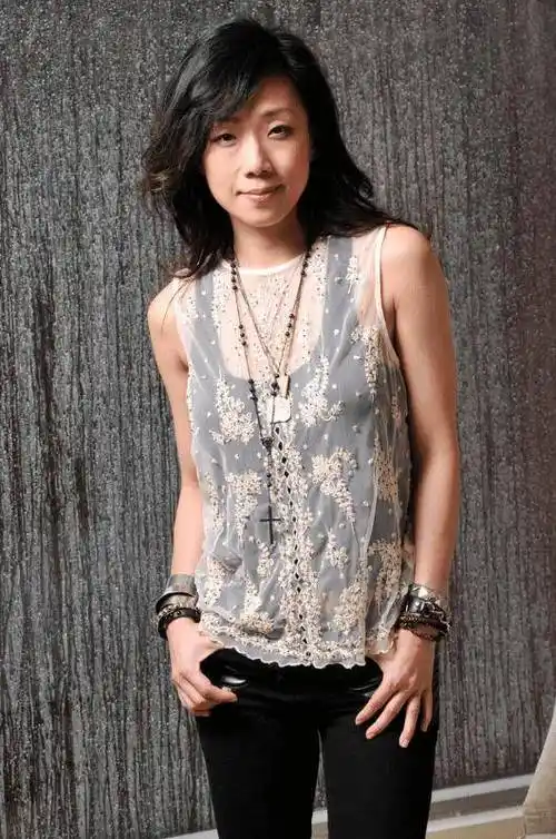 林忆莲:年轻时为爱奋不顾身,穿梭在5个男神间,如今却孑然一身_发展