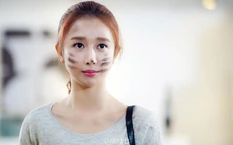 p>潘时七(sookie),1987年2月19日出生于湖北省武汉市,中国内地女演员