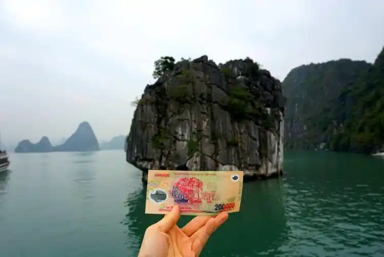 20万越南盾图标,香炉石