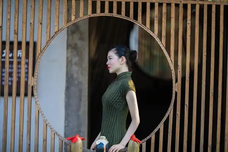 千年绍兴安昌古镇旗袍秀美