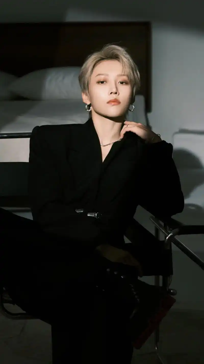 刘雨昕金发造型 - 抖音