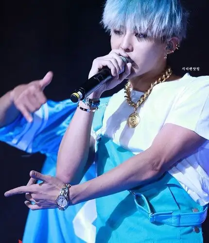 求权志龙这发型的图片越多越好