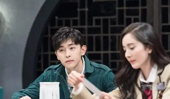 网曝杨幂魏大勋已分手,原因是杨幂不满男方借感情炒作