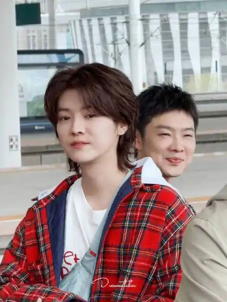 鹿晗超话    303732393233303538 333632