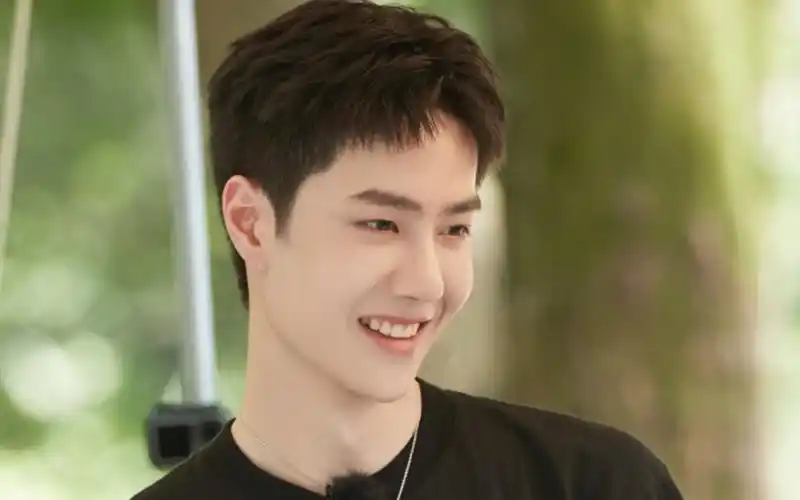 王一博的笑容也太治愈了吧