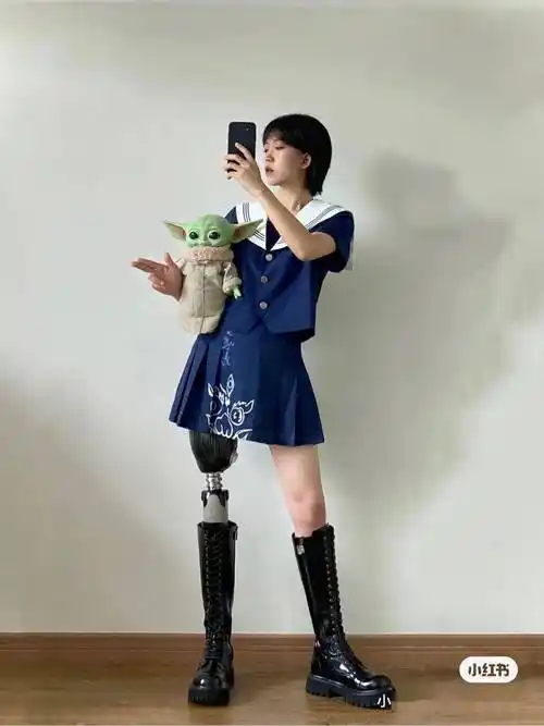 这些女神不一般逐渐赛博朋克化的义肢模特