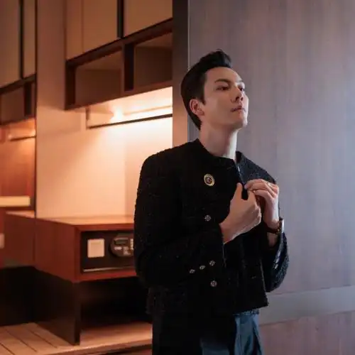 和陈伟霆一起助力公益#全能艺人陈伟霆  #2021芭莎慈善夜