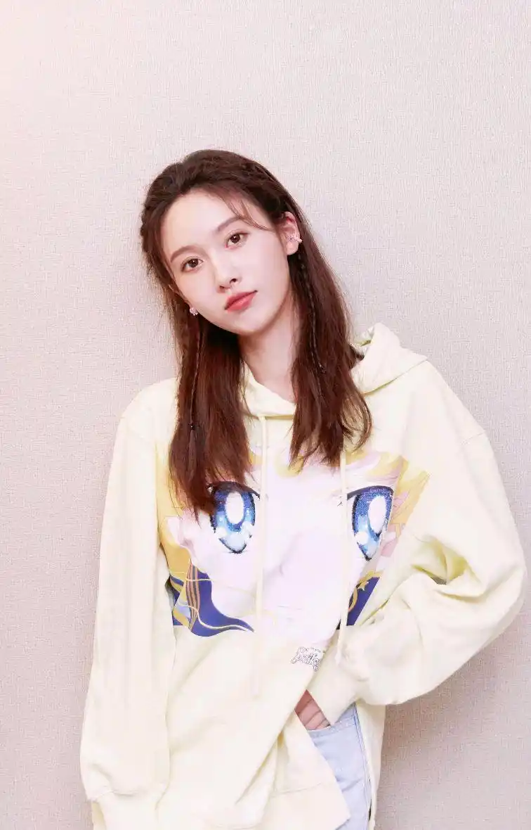 笑容甜美的王子璇