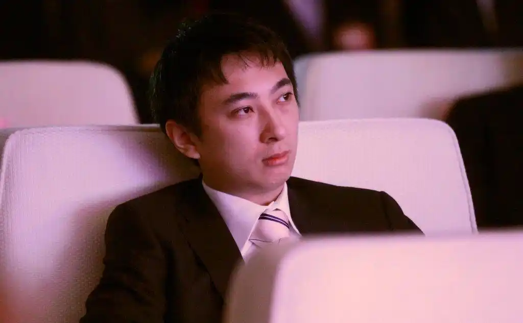 女版王思聪?女水杨珺酷似国民老公走红