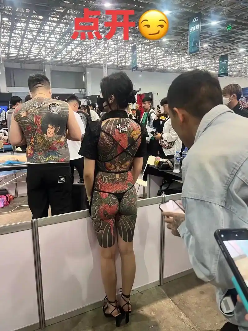 纹身天花板#未成年禁止纹身 #刺青 #满背  拿你的艺术品对 - 抖音