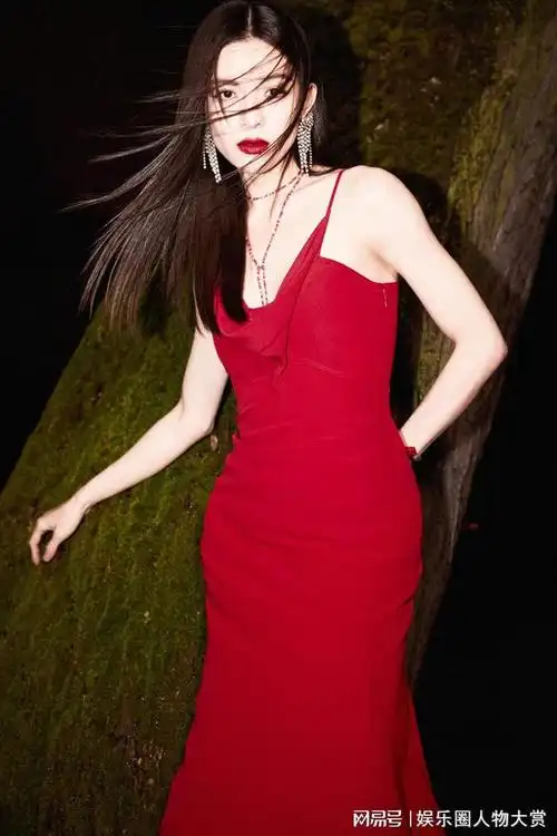 知性女神钟楚曦有多性感,你们知道吗