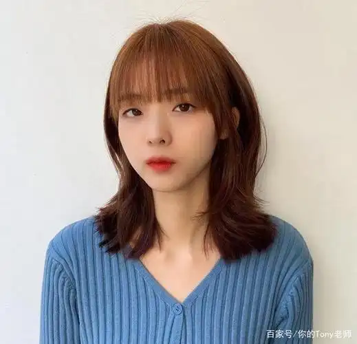2020年最火发型漫画刘海 锁骨发减龄显脸小