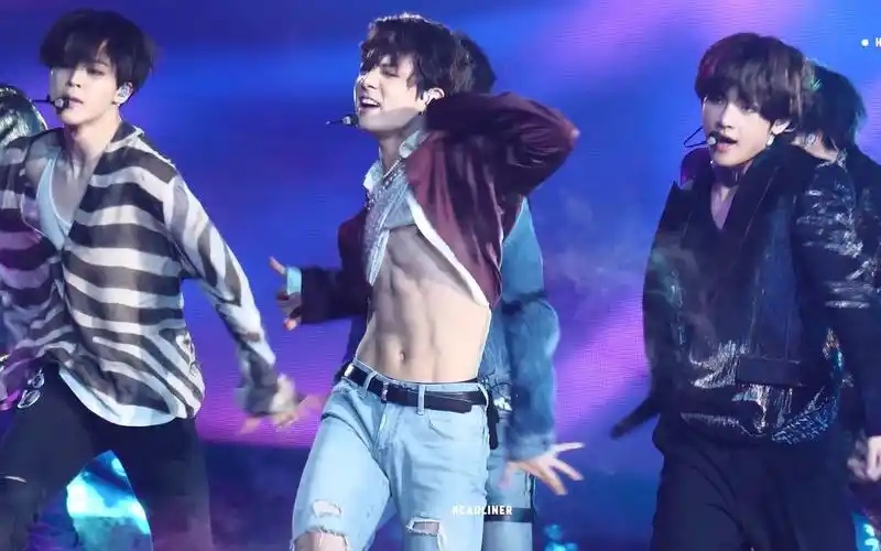 这腹肌!帅炸!【田柾国】fake love  超清饭拍(60帧)