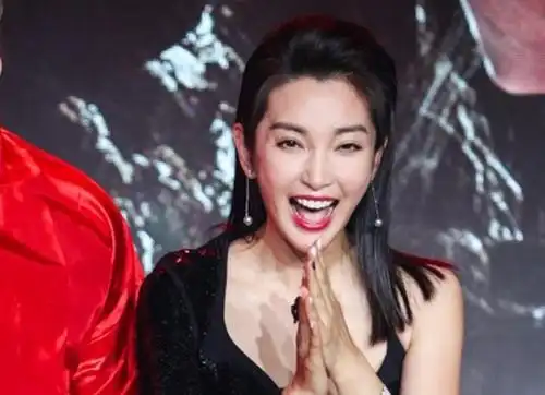 44岁的李冰冰,脸怎么变成了这样?