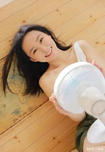 爱笑的女孩性格开朗阳光美女写真