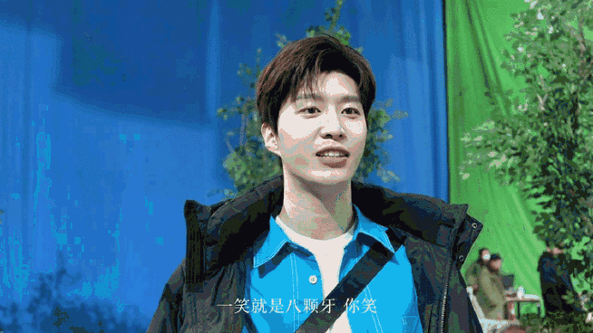 范丞丞笑的对称的方式##范丞丞说韩语了